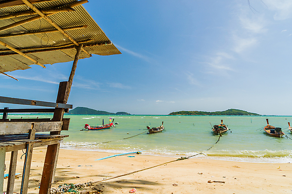 포토 JPG 해외이미지 구름 공원 아시아 모래 파도 바다 태국 자연 하늘 휴식 항해 풍경 사람없음 야외 물 여름 파란색 갈색 마을 환경 항구 만 보트 산호 숲 위협 함선 낚시꾼 안다만 전국 터키석 푸켓 해외포토 자연요소 계절 공공시설 나라 컬러 컨셉 배_교통 교통시설 자포동물 보석 생태계 파일형식 이미지허브