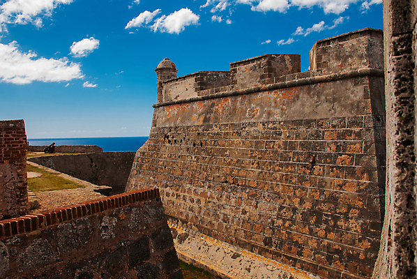 포토 JPG 해외이미지 구름 아이콘 무기 벽 바다 백그라운드 건축양식 하늘 불 벽돌 사람없음 물 여름 파란색 금속 총 수확 도시 성 수비 철 감옥 부식 군용 싸움 육군 쿠바 대포 천연기념물 산티아고 옛날 해외포토 자연요소 건축물 계절 건축 컬러 농업 모션 재질 군대 중앙아메리카 파일형식 이미지허브