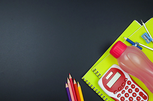 포토 JPG 해외이미지 디자인 교육 종이 안경 백그라운드 컨셉 비즈니스 배낭 학교 탁자 문구용품 창조 사람없음 책 스터디 컬러풀 연필 펜 우주 쪽지 공책 침묵 장비 계산기 직물 플랫 정상 큼 가득함 책상 오브젝트 위치 강렬 고립 미니멀 해외포토 잡화 컬러 가구 가방 학용품 학습 필기구 소리 크기 파일형식 이미지허브