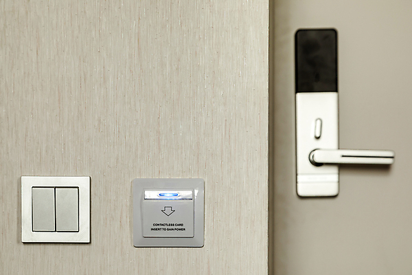 포토 JPG 해외이미지 백그라운드 열쇠 주택 자물쇠 손잡이 안전 사람없음 내부 건물 목재 문 흰색 얼룩 오픈 닫기 선택 보호 은색 잠금 보안 문고리 환영 사생활 진짜 철강 해외포토 나무 건축물 컬러 컨셉 재료 모션 파일형식 이미지허브