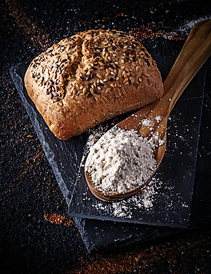 포토 JPG 해외이미지 전통 음식 빵 백그라운드 탁자 건강 사람없음 목재 갈색 검은색 식사 어둠 빵집 껍질 흰색 시골 신선 아침식사 상품 낟알 밀 유기농 밀가루 덩어리 내추럴 프랑스어 고립 핸드메이드 호밀 해외포토 나무 문자 웰빙 컬러 가구 재료 곡류 상점 가루 파일형식 이미지허브