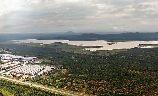 포토 JPG 해외이미지 산업 도로 호수 여행 아프리카 안테나 파노라마 풍경 사람없음 건물 초록색 물 도시풍경 고층빌딩 성장 도시 센터 땅 언덕 번짐 장면 지역 타운 개발 공화국 교외 보츠와나 사바나 많음 수평선 해외포토 자연요소 건축물 나라 길 컬러 컨셉 통신 교통시설 촬영기법 빌딩 파일형식 효과 이미지허브