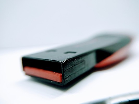 포토 JPG 해외이미지 템플릿 디자인 백그라운드 이동 비즈니스 열쇠 사람없음 컴퓨터 사무실 펜 상점 금속 디지털 자료 공백 장비 운전 정보 흰색 신용카드 막대기 플러그 전기에너지 은색 연결 주머니 휴대용 플라스틱 USB 오브젝트 파일 보안 폴더 전자 수납 거짓 고립 지원 하드웨어 해외포토 컬러 컨셉 모션 재질 안전 금융 전자제품 필기구 에너지 파일형식 이미지허브