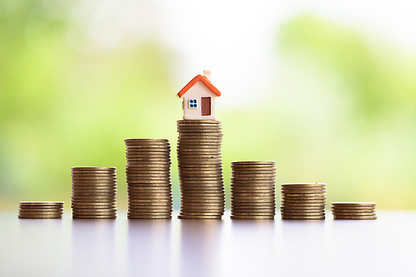 포토 JPG 해외이미지 손 백그라운드 컨셉 돈 비즈니스 유리 성공 주택 사람없음 금융 경제 쌓기 달러 동전 저축 성장 흰색 항아리 절약 재산 컨테이너 투자 이익 회계 기부 월급 대출 빚 계좌 넣기 세금 수입 예산 자금 해외포토 산업 컬러 모션 재질 건물 신체부위 도자기 파일형식 이미지허브