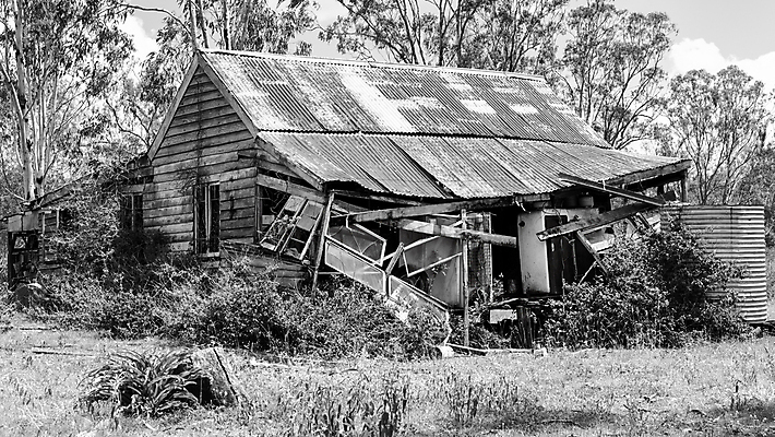 포토 JPG 해외이미지 나무 외관 벽 백그라운드 하늘 지붕 날씨 주택 풍경 사람없음 건물 초록색 문 수확 가을 시골 거친 떨어짐 오두막 철 버리기 향수 폐허 방갈로 헛간 썩음 옛날 파멸 판잣집 프로젝트 해외포토 식물 건축물 계절 컬러 컨셉 농업 모션 숙소 화장품 저장고 파일형식 소멸 이미지허브