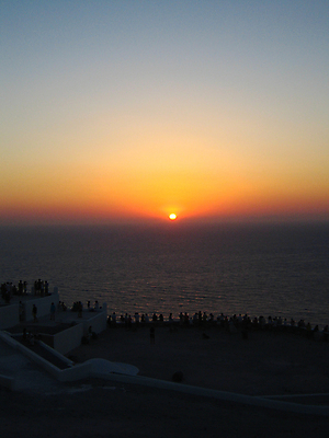 포토 JPG 해외이미지 전통 라이프스타일 여자 행복 유럽 문화 바다 섬 여행 건축양식 자연 하늘 휴가 휴식 건강 사람 풍경 사람없음 야외 건물 여름 파란색 교회 여행객 마을 도시 고급 지중해 그리스 명상 휴양지 화산 타운 그리스인 해외포토 서양인 건축물 계절 건축 감정 나라 컬러 컨셉 종교건축 산 생활 장소 생태계 파일형식 이미지허브