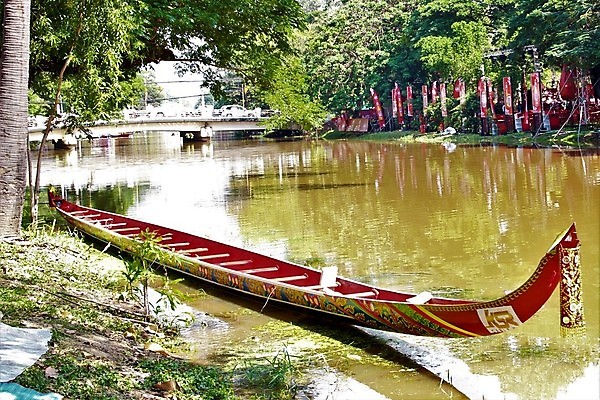 포토 JPG 해외이미지 아시아 문화 여행 휴가 사람없음 물 강 축제 세계문화유산 레이싱 사찰 보트 캄보디아 노젓기 내추럴 줄서기 해외포토 자연요소 나라 배_교통 종교건축 모션 시합 문화재 파일형식 이미지허브