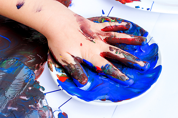 포토 JPG 해외이미지 손 디자인 행복 어린이 백그라운드 창조 사람없음 신체부위 장식 빨간색 초록색 파란색 컬러풀 축제 페인트 아기 그림 예술가 모자이크 팔 고립 각인 해외포토 감정 컬러 사람 파일형식 이미지허브