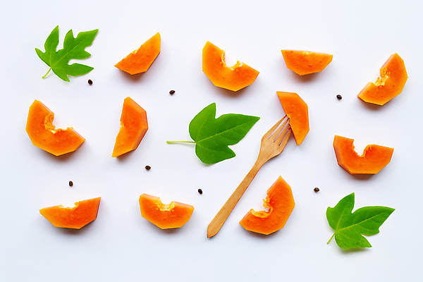 포토 JPG 해외이미지 잎 실내 씨앗 사람없음 열대과일 흰배경 과일조각 나무포크 파파야 해외포토 식물 조각 백그라운드 포크 과일 내부 흰색 파일형식 이미지허브