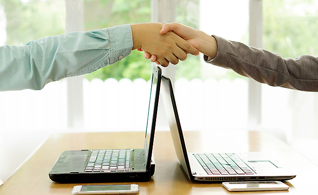 포토 JPG 해외이미지 손 컨셉 회사 비즈니스 통신 성공 모바일 협력 악수 직장 사람 사람없음 노트북 힘 거래 축하 인사 큼 동료 계약 사인 무역 문서 상업 팔 동맹 떨림 경영 동의 정중 지원 콜라보레이션 해외포토 산업 관계 모션 손짓 신체부위 전자제품 예절 크기 파일형식 이미지허브