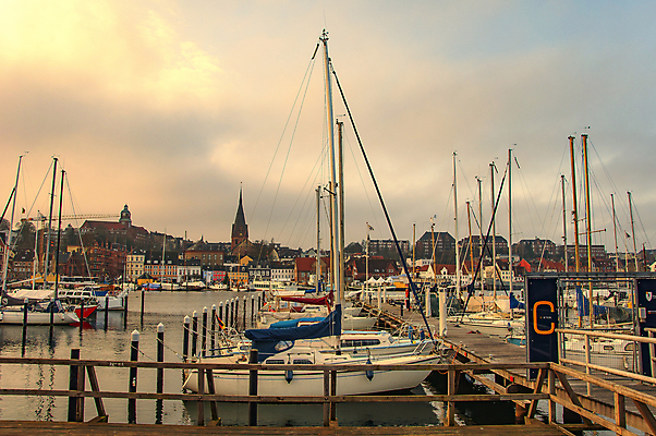 포토 JPG 해외이미지 라이프스타일 바다 섬 여행 백그라운드 요트 오렌지 교통시설 자연 하늘 휴가 항해 풍경 사람없음 야외 물 여름 파란색 태양 일출 항구 황혼 일몰 흰색 만 보트 고급 저녁 휴양지 함선 포트 해외포토 자연요소 계절 컬러 교통 컨셉 배_교통 과일 생활 노을 장소 야간 시설 생태계 파일형식 이미지허브