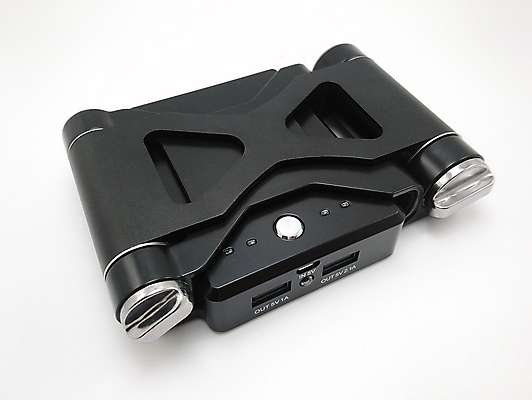 포토 JPG 해외이미지 디자인 서기 사람없음 전자제품 스마트폰 태양 검은색 힘 나사 긴급 이름 상품 연결 휴대용 플라스틱 무선전화기 오브젝트 조절 편리함 베터리 요금 접기 충전기 해외포토 자연요소 컬러 컨셉 모션 재질 핸드폰 스마트기기 기계 공구 전화기 충전 파일형식 이미지허브