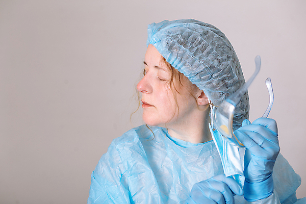 포토 JPG 해외이미지 직업 여자 유럽 장갑 유니폼 생각 건강 병원 피곤 가면 한명 약 간호사 의사 슬픔 잠 작업 바이러스 좌절 보호 질병 고민 예방 업무과다 주사약 외과 테라피 백신 예방접종 예방주사 우울증 전염병 해외포토 1 잡화 옷 감정 나라 컨셉 의학 주사기 사람 뷰티 의료진 업무 접종 파일형식 이미지허브