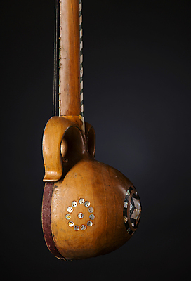 포토 JPG 해외이미지 전통 아시아 문화 줄 악기 음악 백그라운드 노래 부분 미술 동양인 여러명 사람없음 목재 세로 검은색 소리 음악가 장비 수확 골동품 기구 끈 고립 뮤지컬 옛날 전국 해외포토 나무 직업 나라 컬러 다수 농업 재료 문화예술 사람 인종 파일형식 이미지허브