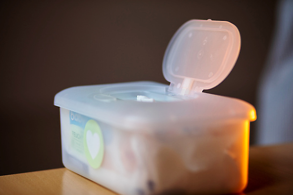 포토 JPG 해외이미지 가사 가방 포장 주택 관리 사람없음 상자 수건 화장품 장비 젖음 흰색 잡기 조직 위생 상품 일회용 컨테이너 플라스틱 청소 예방 부드러움 팩 패키지 닦기 청소부 돌봄 위생관리 해외포토 직업 잡화 산업 컬러 모션 재질 건물 위생용품 뷰티 감각 파일형식 이미지허브