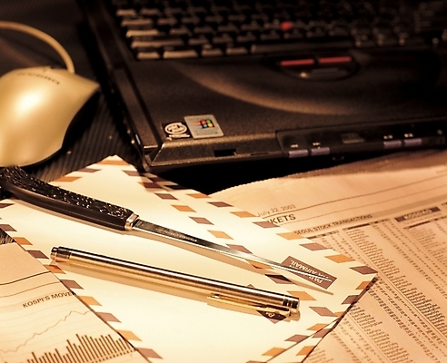 포토 JPG 백그라운드 비즈니스 봉투 편지봉투 근접촬영 사람없음 노트북 컴퓨터 펜 사무용품 신문 편지 우편물 오브젝트 국제우편 페이퍼나이프 국내포토 뷰포인트 문구용품 간행물 전자제품 필기구 뉴스 칼 파일형식