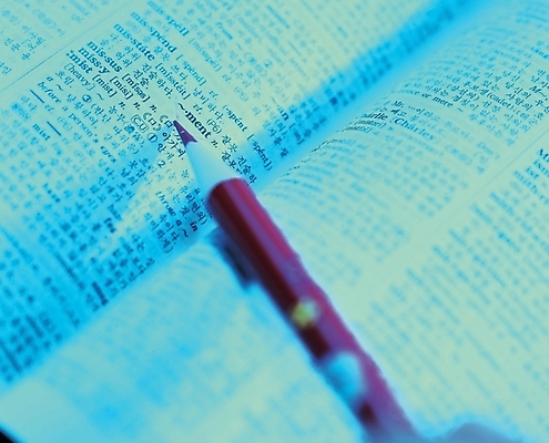 포토 JPG 백그라운드 비즈니스 문구용품 색연필 근접촬영 사람없음 필기구 연필 오브젝트 사전 영어사전 국내포토 뷰포인트 학용품 책 파일형식