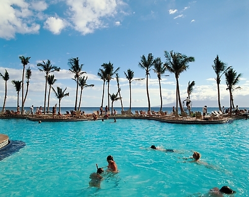 포토 JPG 주간 구름 시설물 현대건축 건축 여행 스포츠시설 자연 하늘 리조트 휴가 수영장 풍경 야외 수영 휴양지 국내포토 자연요소 건축물 스포츠 장소 수상스포츠 시설 생태계 파일형식