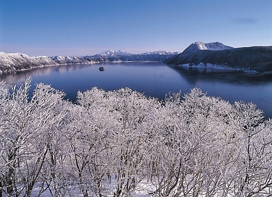 포토 JPG 주간 사계절 계절 호수 백그라운드 겨울 자연 날씨 산 눈꽃 풍경 사람없음 야외 강 눈 천지 국내포토 자연요소 눈_날씨 생태계 파일형식