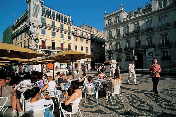포토 JPG 주간 해외풍경 도로 자연 거리 사람 풍경 야외 건물 도시풍경 식당 카페 도시 노천카페 카페테리아 시민 도시인 국내포토 자연요소 해외 건축물 길 교통시설 상점 생태계 국민 파일형식