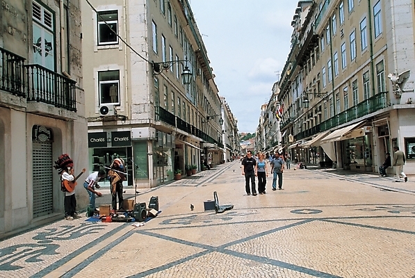 포토 JPG 해외풍경 여자 남자 도로 연주 자연 거리 사람 풍경 여러명 도시풍경 공연 연주자 가수 도시 시민 도시인 국내포토 해외 길 음악 다수 교통시설 이벤트 음악가 생태계 국민 파일형식