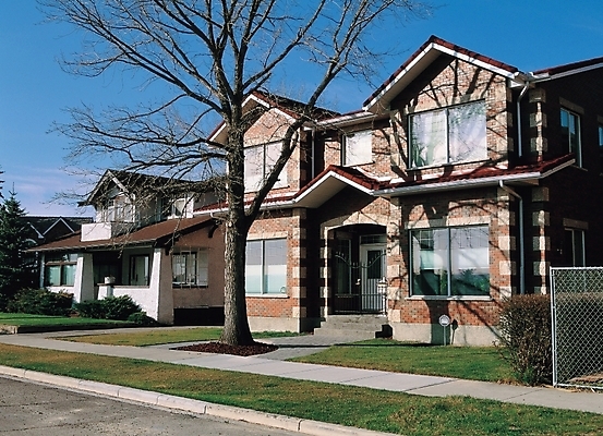 포토 JPG 주간 해외풍경 해외 시설물 건축물 현대건축 건축 자연 주택 풍경 사람없음 야외 건물 마을 국내포토 자연요소 생태계 파일형식