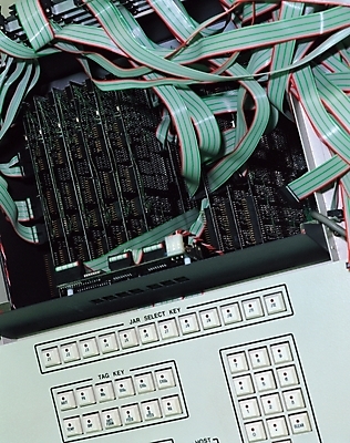 포토 JPG 실내 근접촬영 사람없음 사무용품 기계 전선 회로판 데이타케이블 원격조절장치 국내포토 뷰포인트 문구용품 내부 장비 파일형식