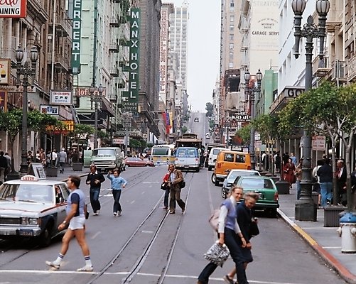 포토 JPG 주간 해외풍경 도로 자동차 자연 거리 사람 풍경 야외 건물 도시풍경 도시 국내포토 자연요소 해외 건축물 길 육상교통 교통시설 생태계 파일형식