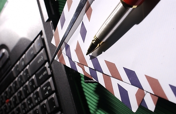 포토 JPG 백그라운드 비즈니스 문구용품 봉투 편지봉투 근접촬영 사람없음 노트북 컴퓨터 필기구 펜 키보드 편지 편지지 오브젝트 국제우편 국내포토 뷰포인트 전자제품 우편물 파일형식