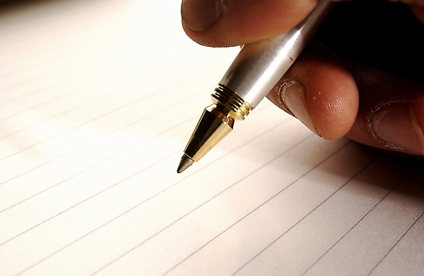 포토 JPG 손 백그라운드 비즈니스 손가락 문구용품 사람 근접촬영 신체부위 필기구 연필 펜 볼펜 사무용품 공책 기록 메모지 편지지 오브젝트 국내포토 뷰포인트 학용품 편지 파일형식