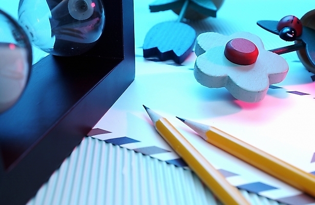 포토 JPG 꽃 백그라운드 비즈니스 문구용품 봉투 편지봉투 근접촬영 사람없음 장식 필기구 연필 사무용품 편지 모래시계 오브젝트 국제우편 국내포토 식물 모래 뷰포인트 시계 학용품 우편물 파일형식