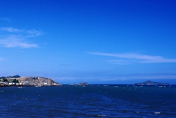 포토 JPG 주간 구름 해외풍경 바다 외국문화 섬 자연 하늘 풍경 사람없음 야외 오세아니아 파푸아뉴기니 국내포토 자연요소 해외 나라 문화 생태계 파일형식