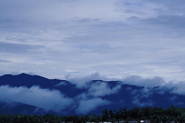 포토 JPG 주간 구름 해외풍경 외국문화 자연 하늘 산 풍경 사람없음 야외 오세아니아 파푸아뉴기니 고산지대 국내포토 자연요소 해외 나라 문화 생태계 파일형식