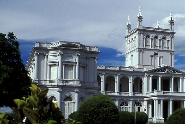 포토 JPG 주간 해외풍경 해외 시설물 건축 외국문화 고건축 자연 풍경 빌딩 사람없음 야외 건물 남아메리카 대통령관저 대통령궁 파라과이 상업시설 국내포토 자연요소 건축물 문화 아메리카 시설 생태계 상업 파일형식
