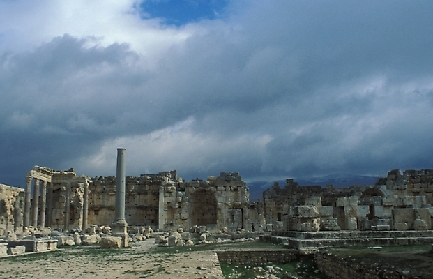 포토 JPG 주간 해외풍경 해외 시설물 건축물 건축 유럽 외국문화 여행 고건축 유적 중동 유적지 유럽건축 신전 사람없음 야외 관광지 문화재 기둥 레바논 바알벡신전 국내포토 자연요소 전통 나라 문화 서양건축 풍경 파일형식