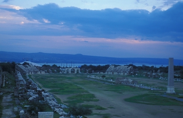 포토 JPG 해외풍경 시설물 건축물 건축 외국문화 여행 고건축 유적 중동 유적지 자연 풍경 사람없음 야외 관광지 문화재 레바논 바알벡신전 국내포토 전통 해외 나라 문화 신전 생태계 파일형식