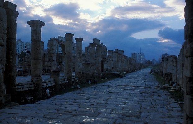 포토 JPG 해외풍경 시설물 건축물 건축 유럽 외국문화 여행 고건축 유적 중동 유적지 자연 유럽건축 신전 풍경 사람없음 야외 관광지 문화재 기둥 레바논 바알벡신전 국내포토 전통 해외 나라 문화 서양건축 생태계 파일형식