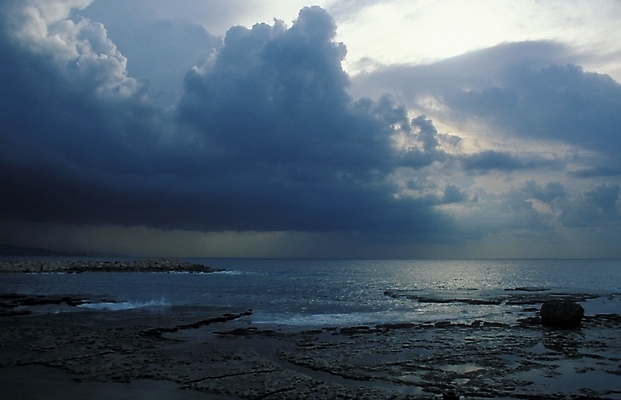포토 JPG 구름 해외풍경 바다 외국문화 중동 자연 하늘 풍경 해변 사람없음 야외 레바논 국내포토 자연요소 해외 나라 문화 생태계 파일형식