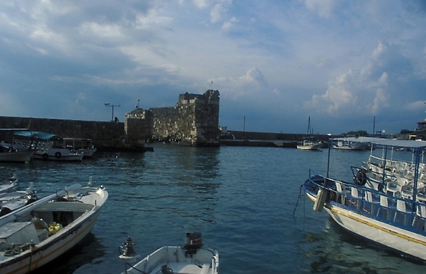 포토 JPG 해외풍경 시설물 현대건축 건축 바다 외국문화 중동 자연 풍경 해변 사람없음 항구 레바논 선박 국내포토 해외 건축물 나라 문화 수상교통 교통시설 생태계 파일형식