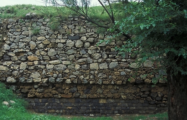 포토 JPG 주간 해외풍경 시설물 건축물 건축 벽 고건축 자연 돌담 풍경 사람없음 야외 담장 실크로드 국내포토 자연요소 해외 돌_바위 생태계 파일형식