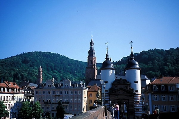포토 JPG 주간 해외 건축물 건축 유럽 외국문화 백그라운드 해외건축 독일 풍경 야외 탑 도시 종탑 국내포토 자연요소 나라 문화 파일형식