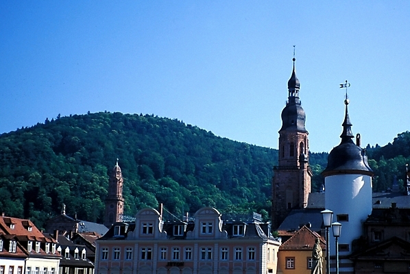 포토 JPG 주간 해외풍경 해외 시설물 건축물 건축 유럽 외국문화 고건축 해외건축 자연 유럽건축 산 독일 풍경 빌딩 사람없음 야외 건물 마을 탑 종탑 상업시설 국내포토 자연요소 나라 문화 서양건축 시설 생태계 상업 파일형식