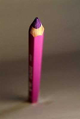 포토 JPG 스튜디오촬영 문구용품 색연필 실내 사람없음 한개 필기구 연필 오브젝트 한자루 국내포토 1 학용품 내부 파일형식