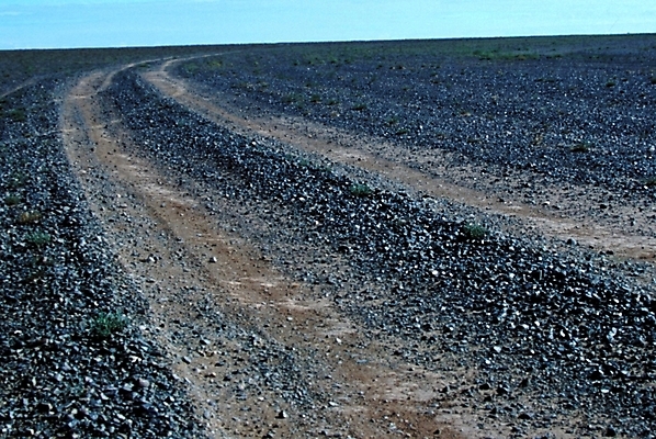 포토 JPG 해외풍경 시설물 현대건축 건축 아시아 도로 외국문화 해외건축 자연 풍경 사람없음 돌_바위 조약돌 황무지 몽골 국내포토 해외 건축물 나라 문화 길 교통시설 생태계 파일형식