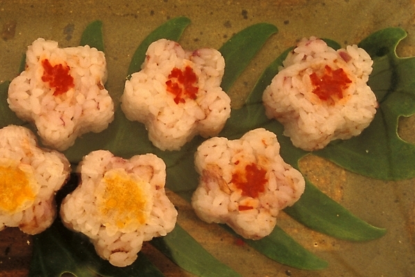 포토 JPG 별 음식 일본문화 나뭇잎 요리 사람없음 주먹밥 음식장식 일본음식 국내포토 자연요소 동양문화 외국문화 잎 밥 장식 파일형식