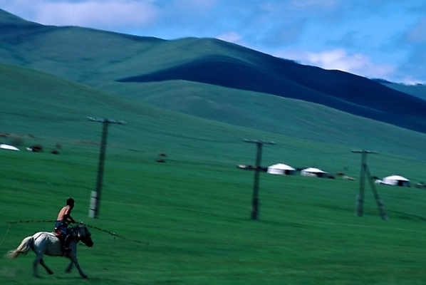포토 JPG 주간 해외풍경 아시아 외국문화 자연 한명 사람 풍경 초원 야외 목초지 말_동물 몽골 언덕 목축지 국내포토 자연요소 1 해외 나라 문화 포유류 목장 생태계 파일형식 초원_자연