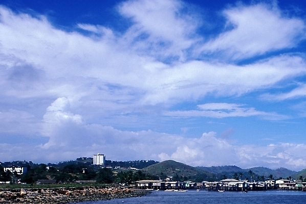 포토 JPG 주간 구름 해외풍경 바다 외국문화 섬 백그라운드 자연 하늘 산 풍경 사람없음 야외 오세아니아 파푸아뉴기니 국내포토 자연요소 해외 나라 문화 생태계 파일형식