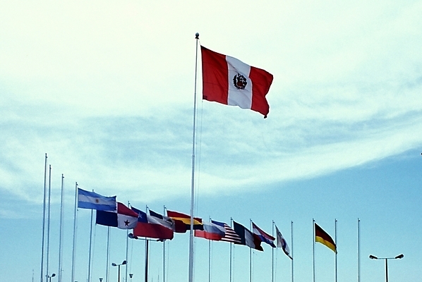 포토 JPG 주간 나라 외국문화 백그라운드 풍경 사람없음 야외 깃발 남아메리카 국기 오브젝트 만국기 페루 국내포토 자연요소 문화 아메리카 파일형식