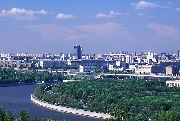 포토 JPG 주간 구름 해외풍경 공원 유럽 외국문화 백그라운드 자연 하늘 풍경 빌딩 사람없음 야외 건물 강 정원 도시 러시아 상업시설 국내포토 자연요소 해외 건축물 공공시설 나라 문화 시설 생태계 상업 파일형식