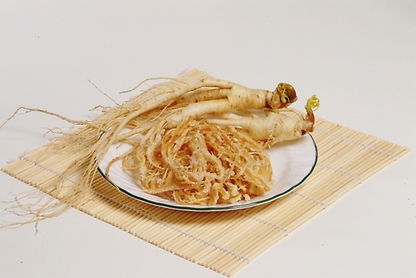 포토 JPG 스튜디오촬영 접시 음식 의학 사람없음 치료 약 한의학 약재 한약재 인삼 약초 한약 안주 중복 김발 보양식품 삼복 국내포토 식기 실내 풀_식물 복날 삼 건강식품 파일형식